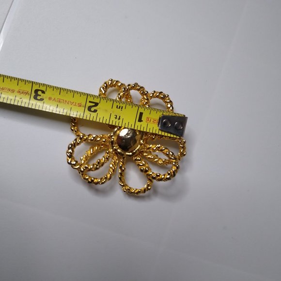 Vintage Large Metal Flower Brooch - Picture 15 of 15